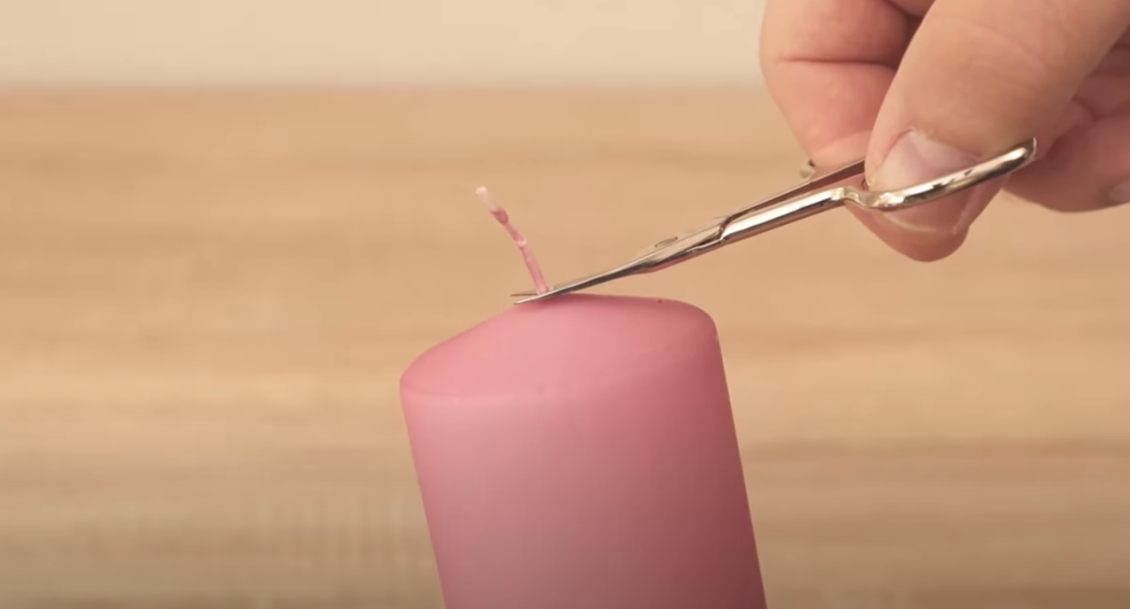 Du har brugt stearinlys forkert hele dit liv: Bare vent til du ser magien ske