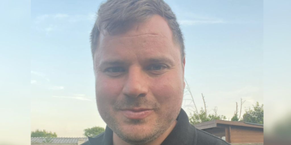 Marc sender konen en regning for at have gjort hjemmet rent: Hvad hun svarer, stopper samtalen på stedet