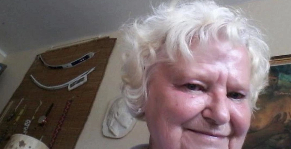 74-årige Maria fik en mistænkelig venneanmodning på Facebook – så tog hun fusen på ham