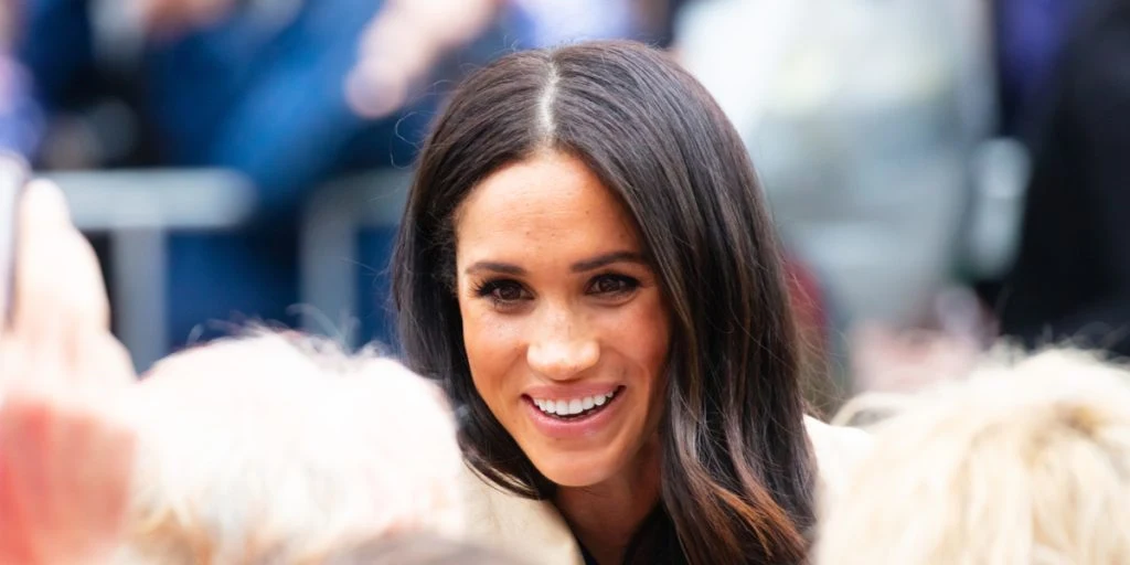 Kongefamilien forbereder sig: Meghan Markle-memoirer kan muligvis afsløre nogle af deres største hemmeligheder