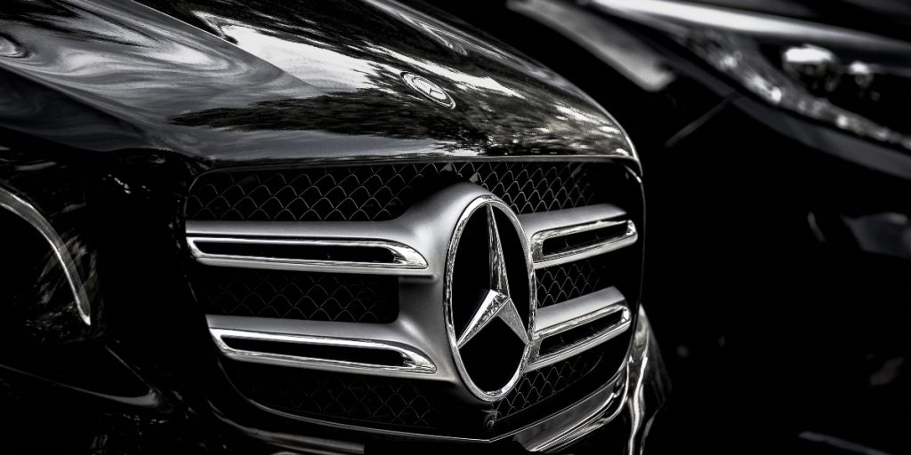 Mercedes til 1,3 millioner kr. beslaglagt: 22-årig kørte gaderæs i København
