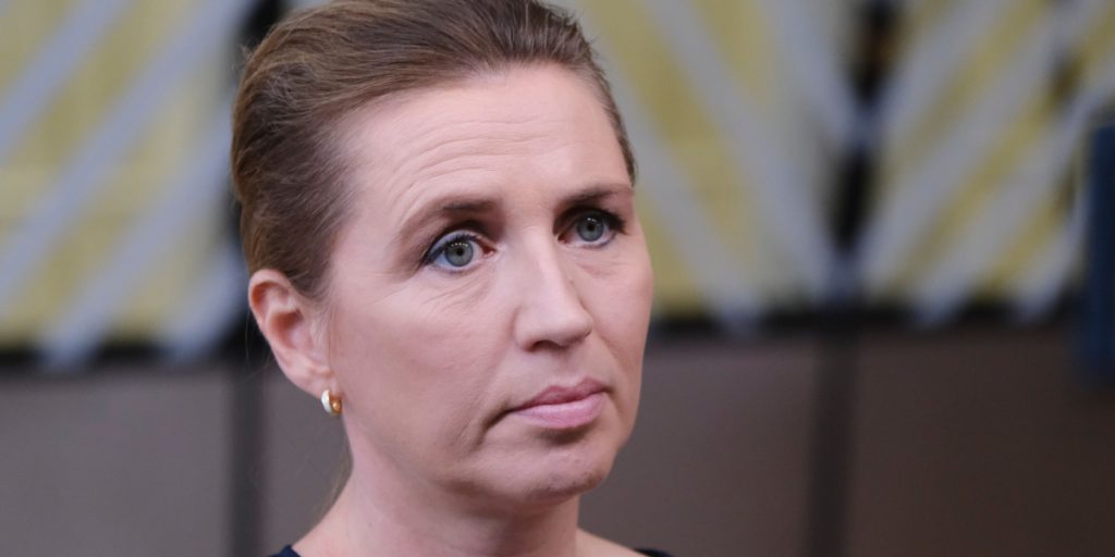 Mette Frederiksen overfaldet i København