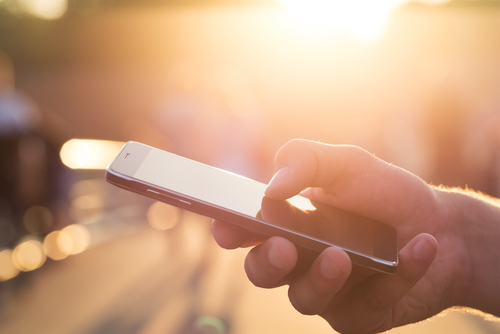 Medie erfarer: Dette mobil abonnement er det billigste