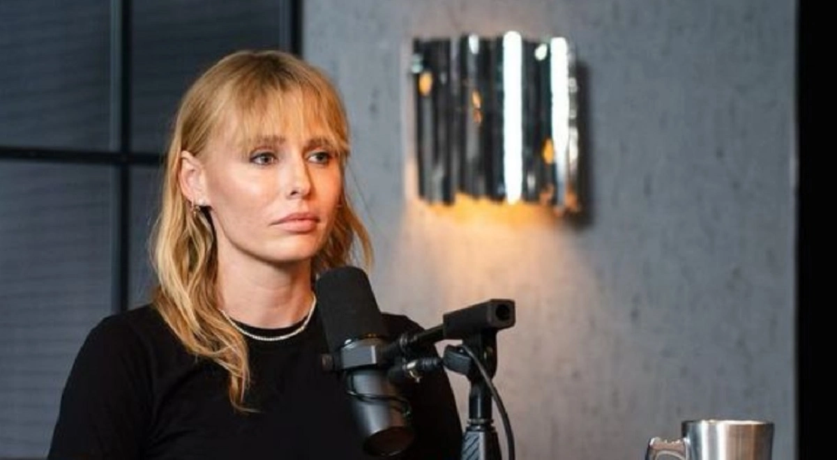 Model mistede begge ben på grund af tampon: Nu åbner hun op