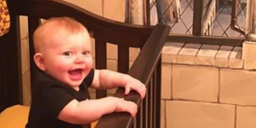 Se de magiske billeder: Forældre laver babys værelse om til Harry Potter-univers