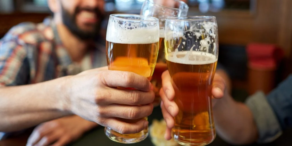 Ifølge eksperter: At drikke alkohol er forbundet med seks typer kræft
