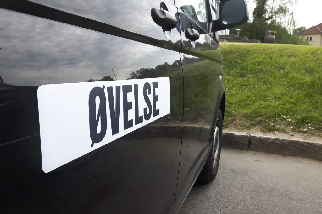 Gå ikke i panik: Voldsomt sammenstød på Langmarksvej er bare en øvelse