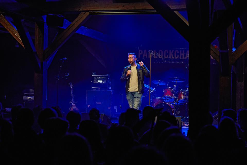 Succesfuld Open Mike vender tilbage med storslået ‘Juleshow’