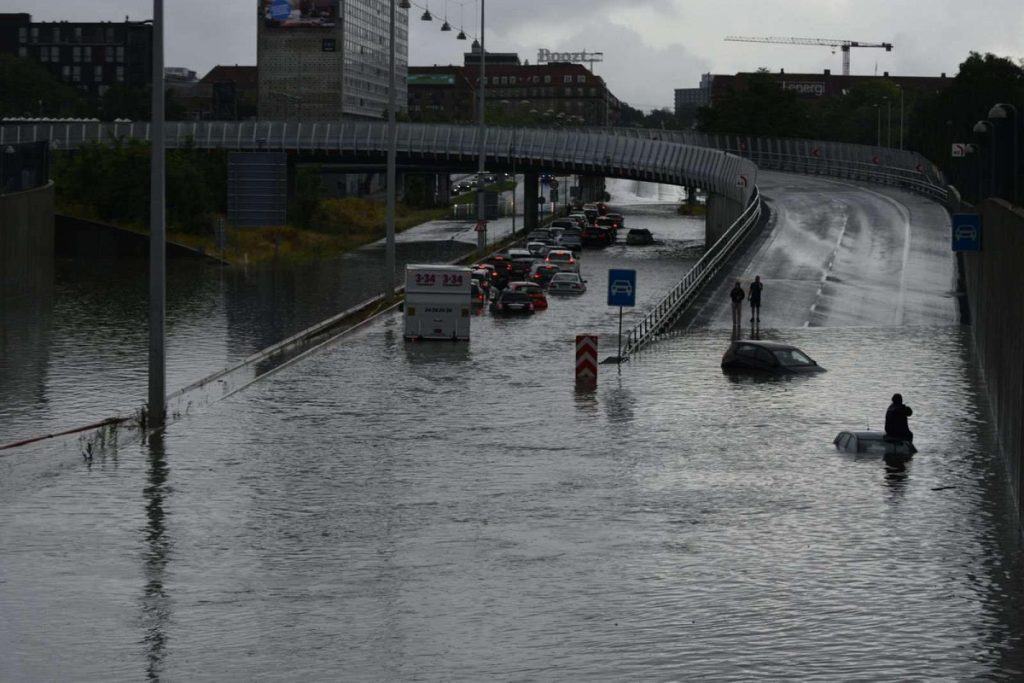 Efter DMI’s udmelding om meget regn: Nu kommer politiet med advarsel