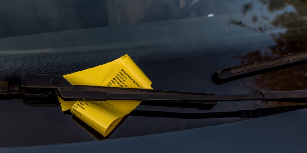 Ny parkeringsregel kan koste 800 kroner: Men sådan kan den halveres