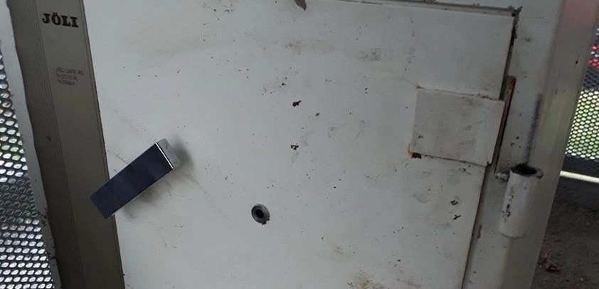 Ejerløst pengeskab dukker op ved strand: Er det dit?