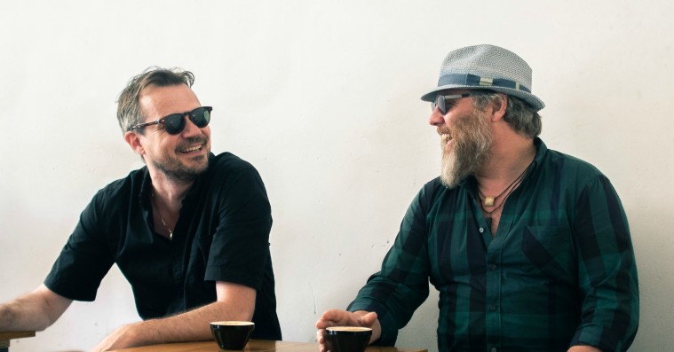 Peter Sommer og Søren Huss slår pjalterne sammen og besøger Vejle Musikteater