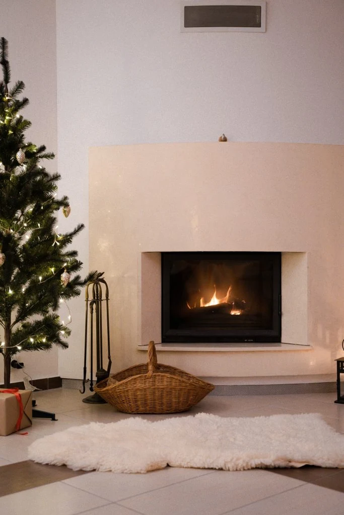 Få varme og hygge ind i hjemmet med en væghængt biopejs