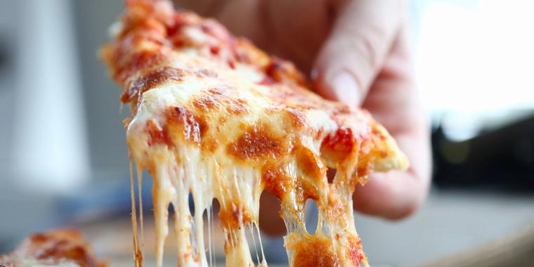 Professionel kok ikke i tvivl: Sådan bør du opvarme kolde pizzarester