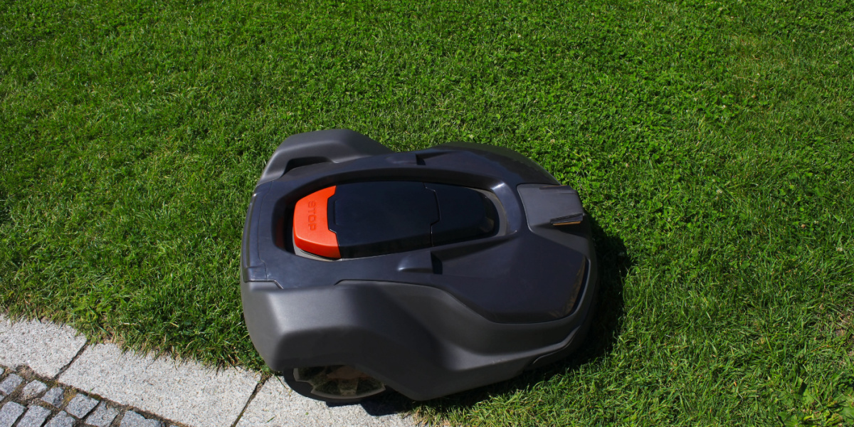 Usædvanlig stigning i ødelagte robotplæneklippere – Årsagen vil overraske dig!