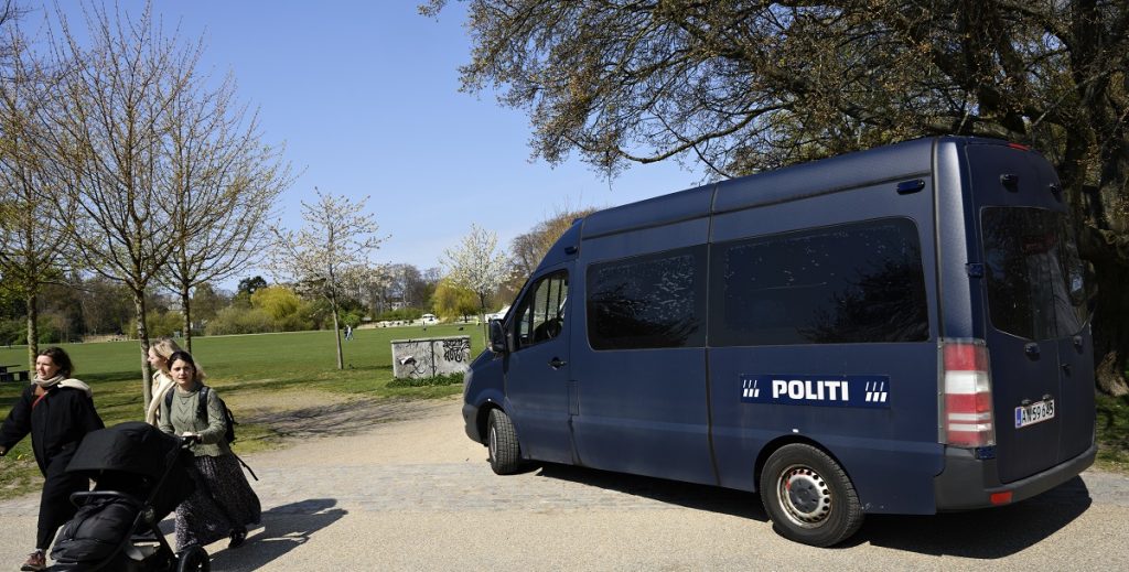Gør chokerende fund i park i København