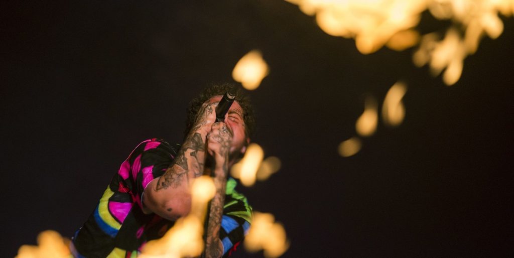 Verdenskendt sanger indlagt