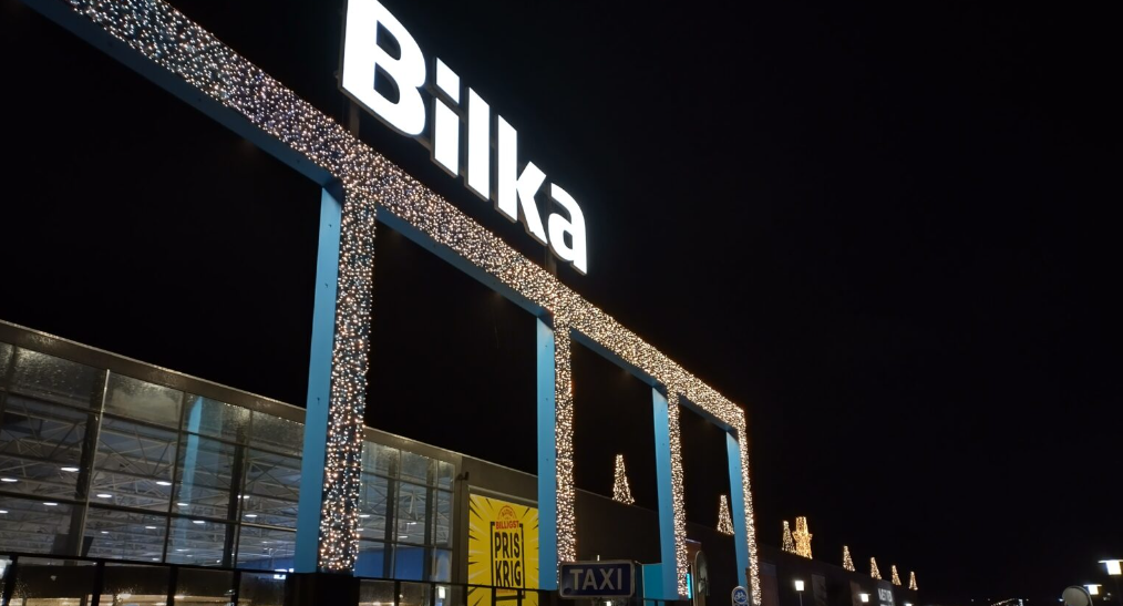 Torsdag aften flokkedes folk om Bilka: Her kan du se billederne, der afslører årsagen