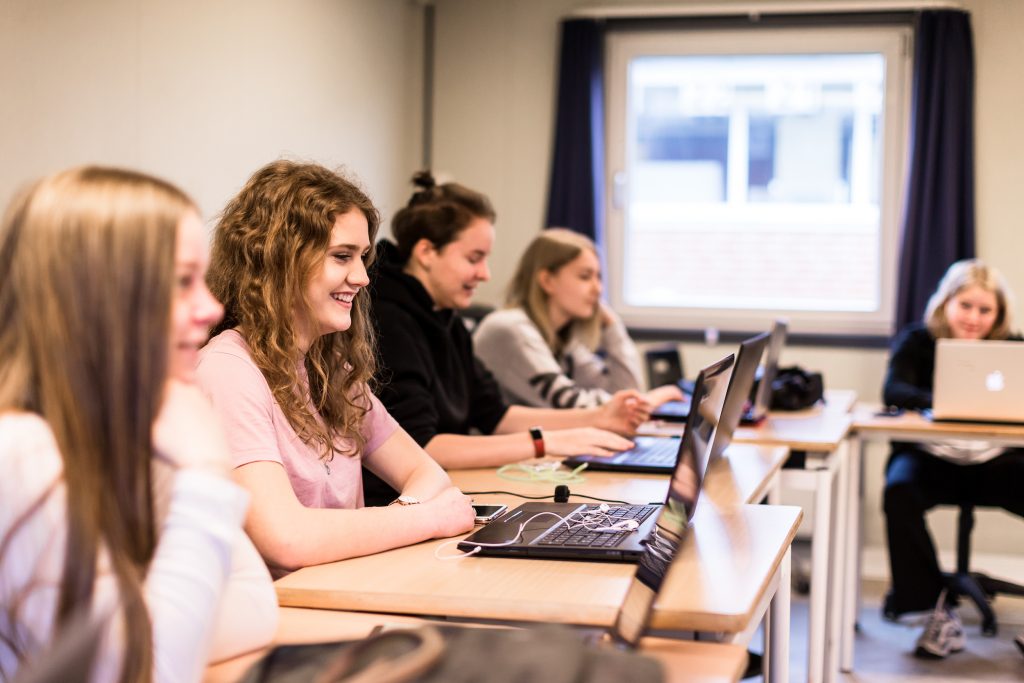 Unge vil have YouTube som studievejleder