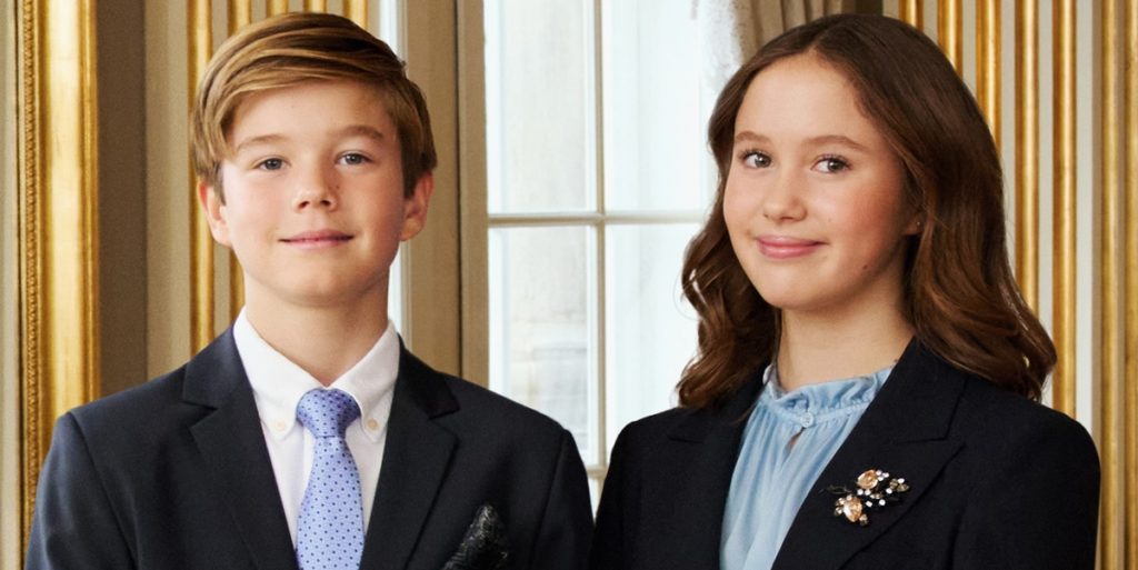 Kongehuset fanget i brøler