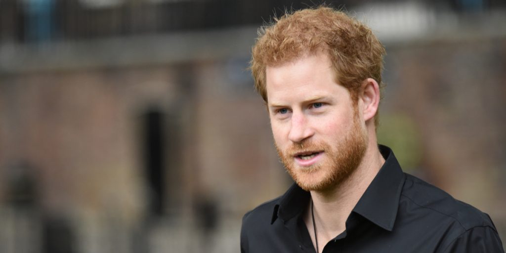 Deler trist nyhed: Prins Harry ramt af stor sorg