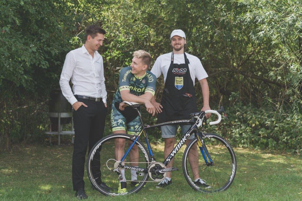 Cykelentusiaster fra hele verden i kø for at købe Sagans og Chris Ankers brugte tøj