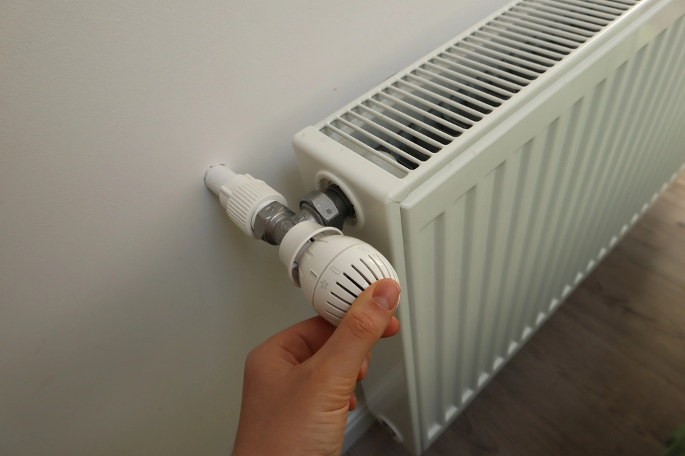 Sådan får du dit hjem til at føles 5°C varmere uden at røre termostaten med særlig hotel-metode