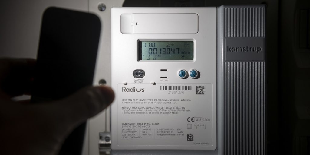 Tusindvis af husstande uden strøm