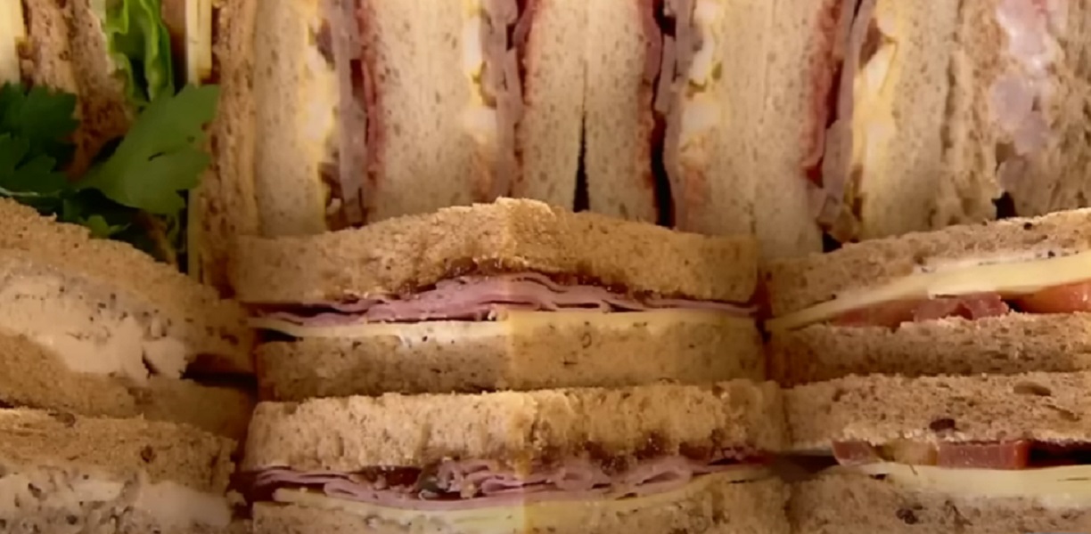 Folk i chok: Sådan bliver færdigpakkede sandwich egentlig lavet
