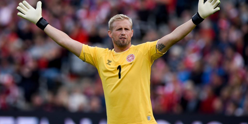 Kasper Schmeichel tager afstand: De skulle skamme sig