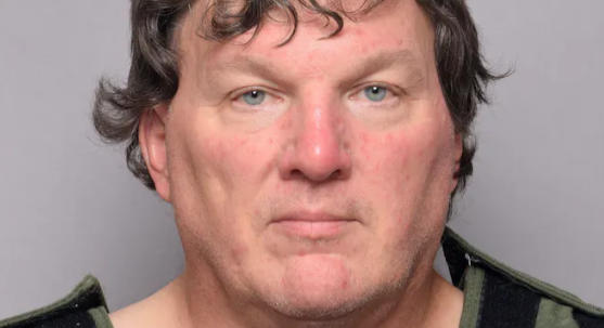59-årig formodet seriemorder sendt bag tremmer: Fældet af pizzaskorpe