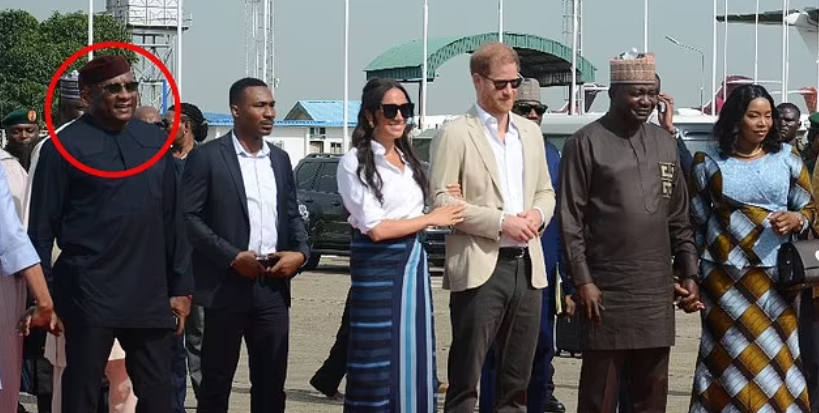 Nigeria-besøg tager uventet drejning: Harry og Meghan bydes velkommen af efterlyst mand
