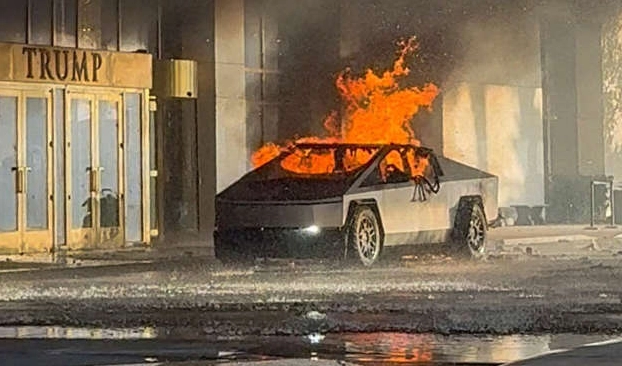Elon Musk truer medierne med retssager efter Tesla Cybertruck-eksplosion