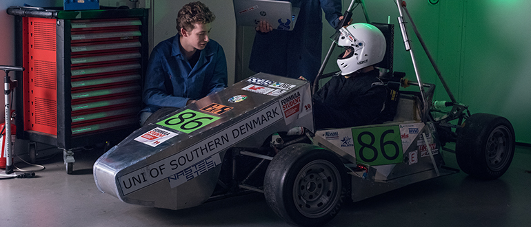 Kvantespring og lig på bordet – SDU slår dørene helt op til Forskningens Døgn