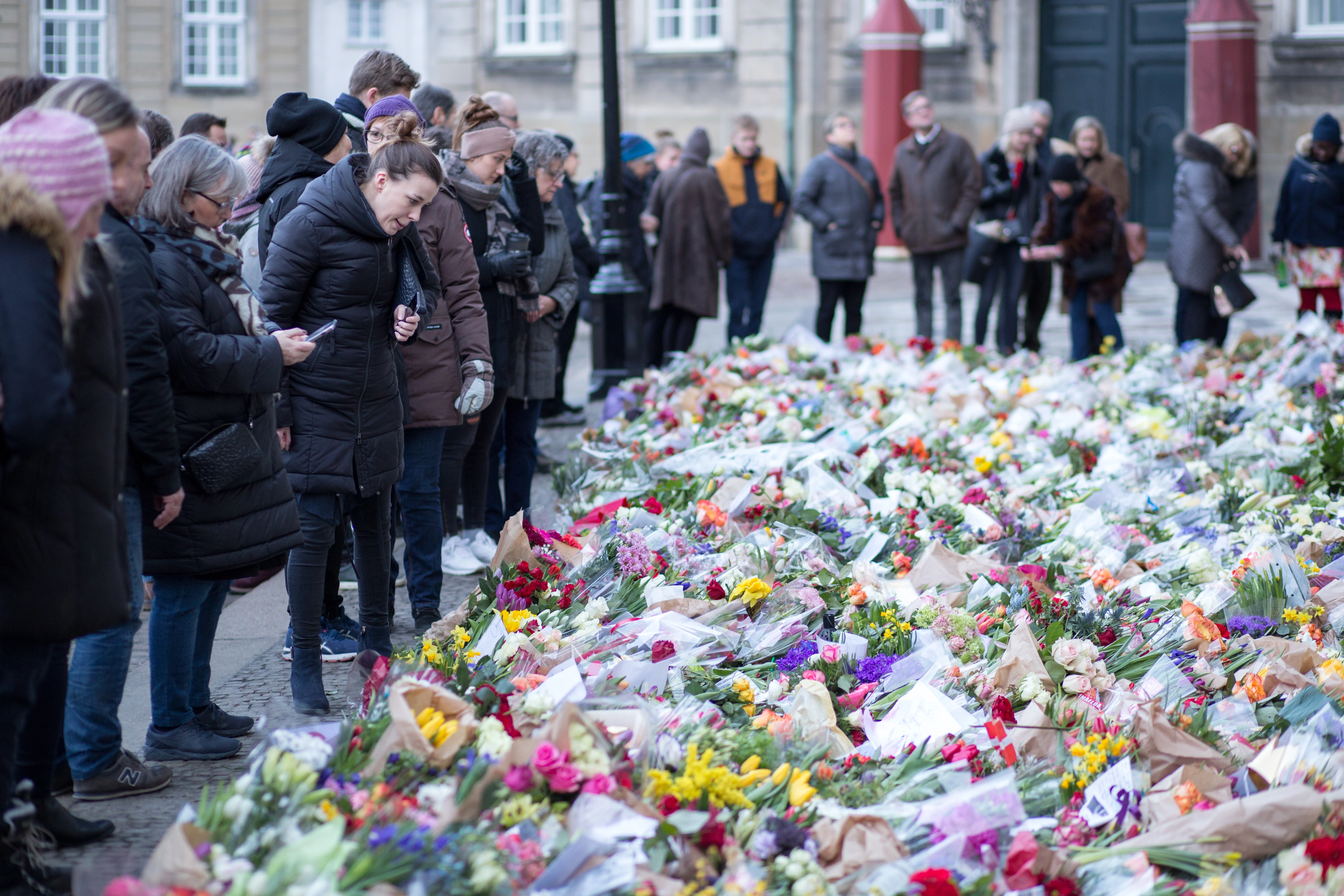 Dronningens hårde dag: For to år siden døde prins Henrik
