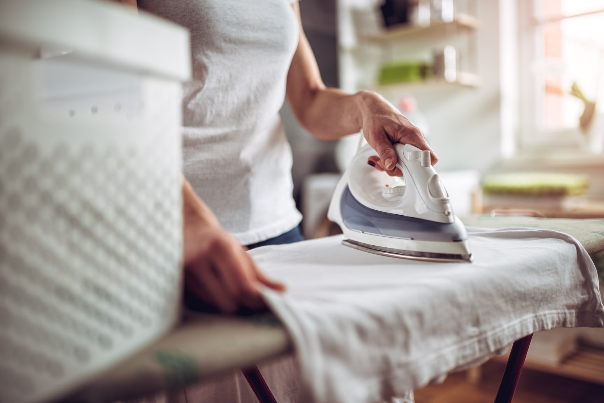 Er dit strygejern i sørgelig stand? Sådan gør du det rent og som nyt igen