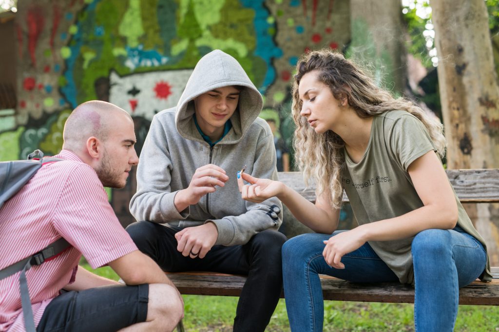 SMS’er og gavekort skal få Koldings unge til at droppe stofferne