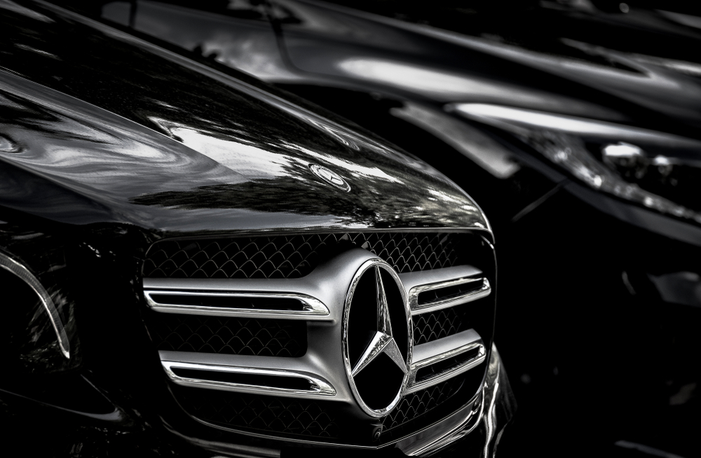 Mercedes-Benz tvunget til at fjerne reklame efter stor kritik