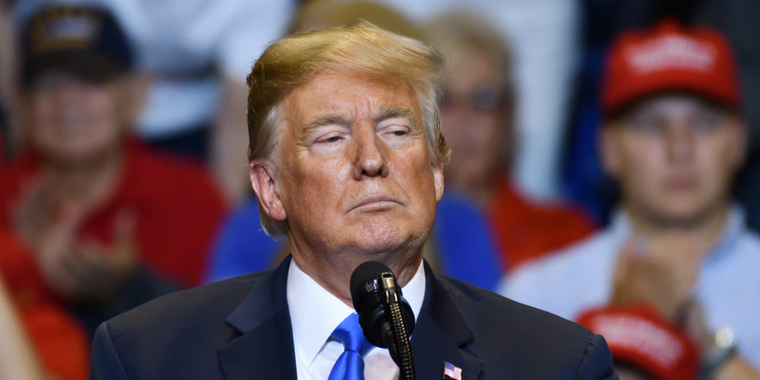 LIGE NU: Trump udtaler sig om chokerende besked