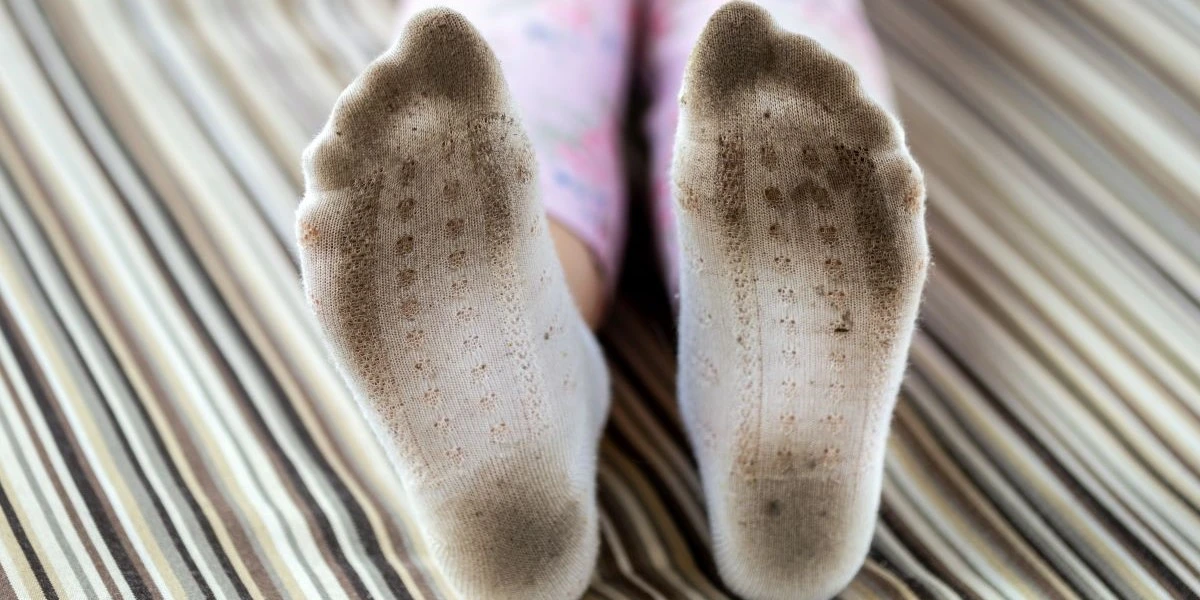Sådan får du dine sokker hvide igen med blot én ting fra køkkenet