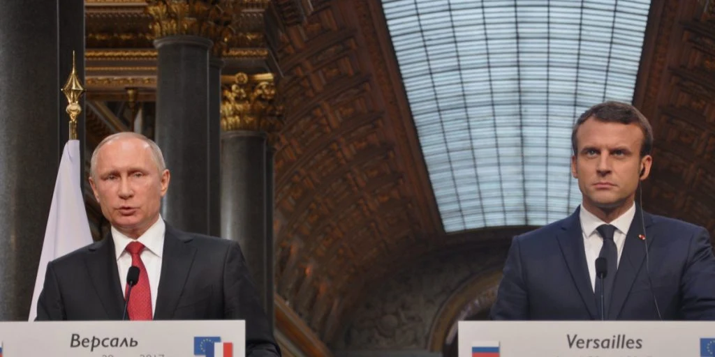 Putin til Macron: “Forløber efter planen”