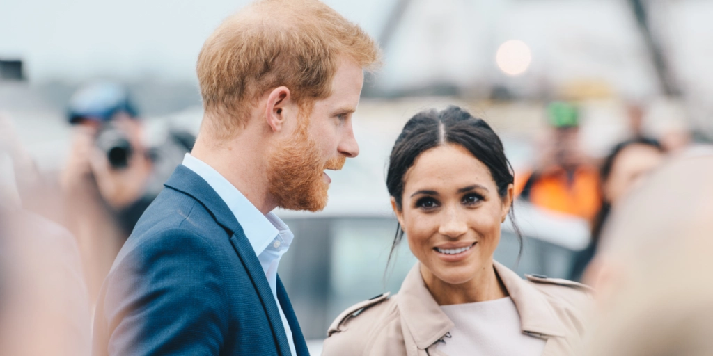 Harry og Meghan i kovending: Vil have møde med kongehuset