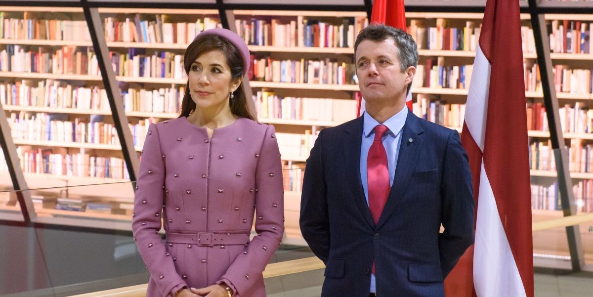 Kongeparrets kontroversielle statsbesøg vækker debat