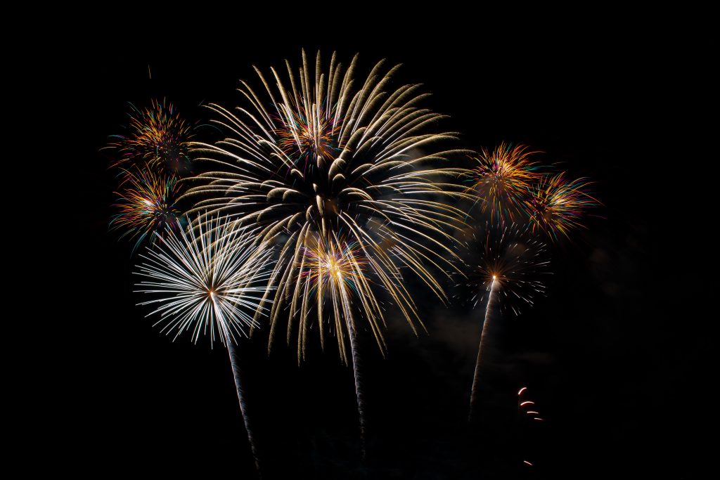 Nytårsraket knuser rude på plejehjem: Eksploderer på værelse