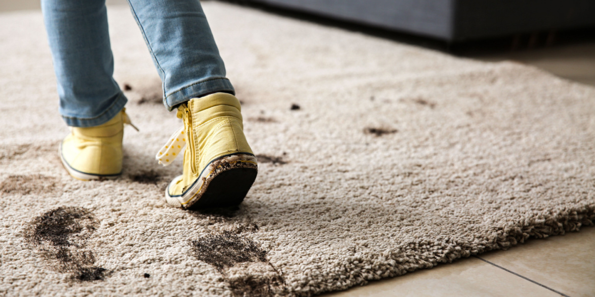 Eksperternes ultimative trick-samling: Sådan fjerner du mudder fra ALLE overflader