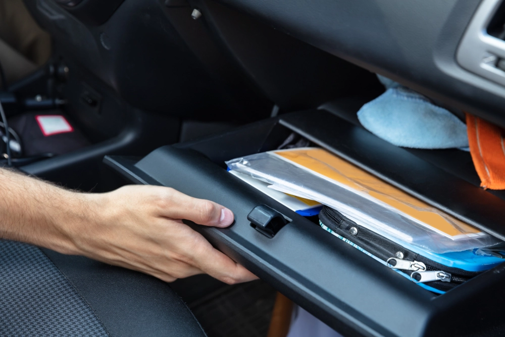Derfor skal du altid lade handskerummet stå åbent, når du forlader bilen