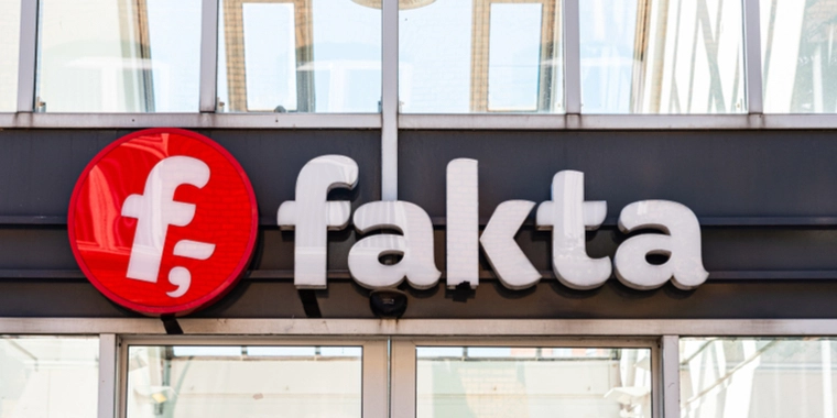 Uhumske fund i Fakta – Får stor bøde og sur smiley
