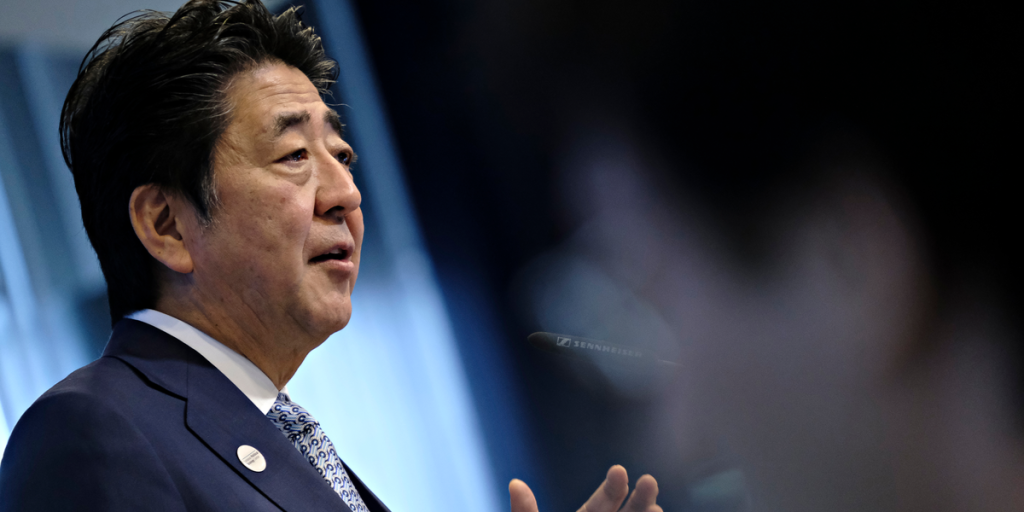 Skudattentat: Den tidligere japanske premierminister Shinzo Abe skudt på åben gade