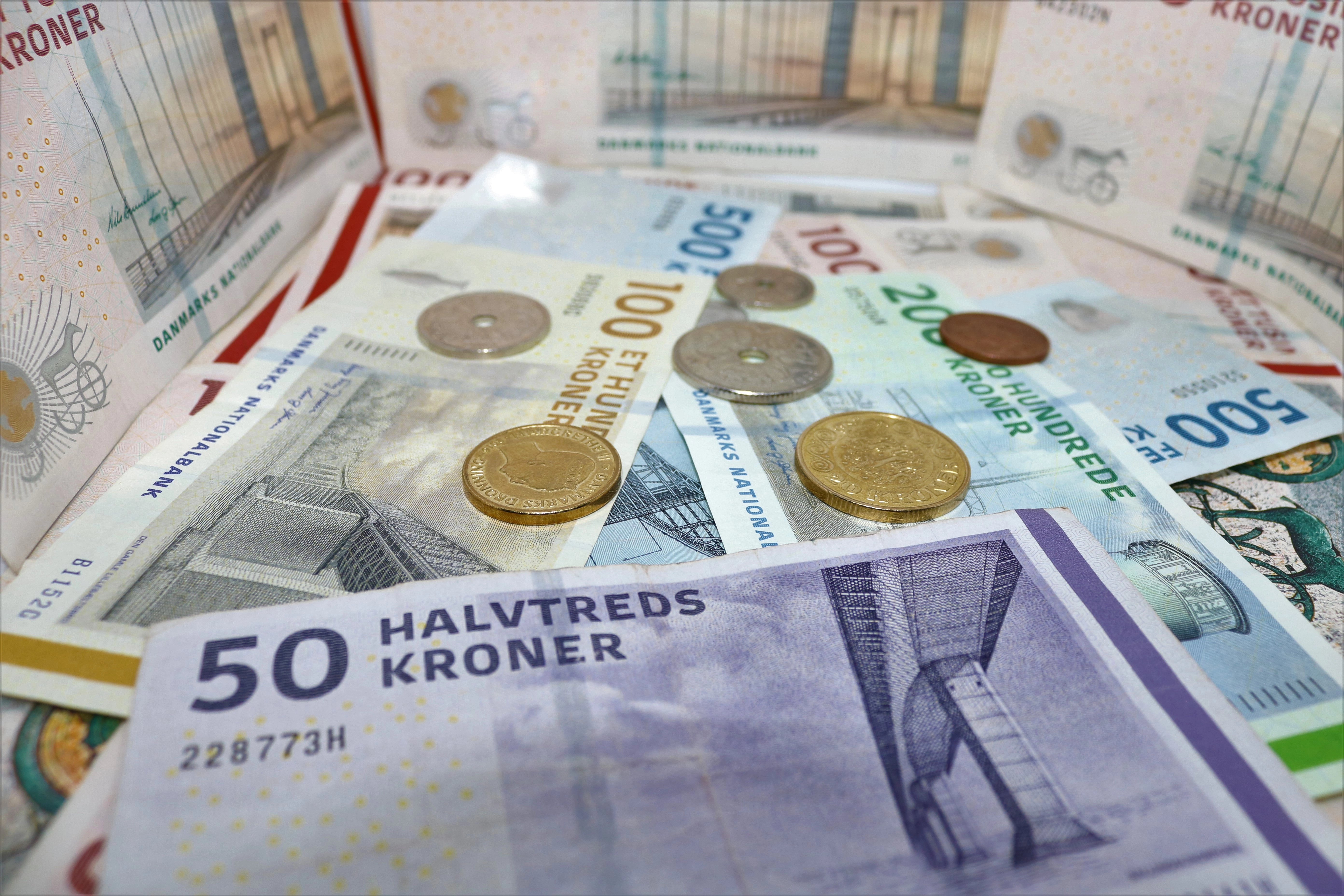 Bor i utrygt kvarter og slider på jobbet: Nu skal hun ikke bekymre sig længere