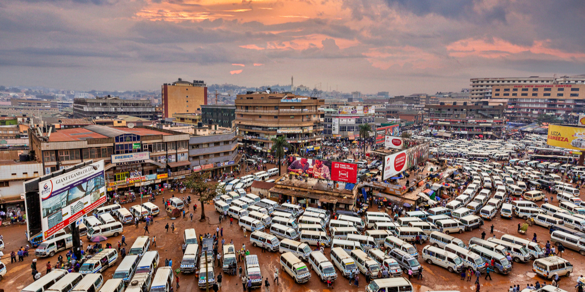 Efterlader 15-årig dansk pige alene i Uganda: Nu er der nyt i sagen
